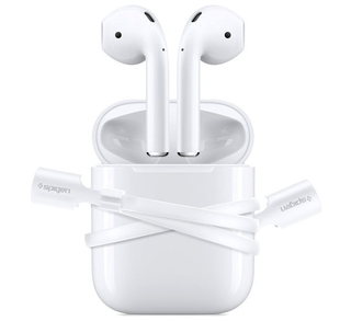 Illustration for article titled Solo necesitas este accesorio de $10 para solucionar el problema de los nuevos AirPods de Apple